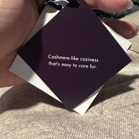 Size 2X Ava & Viv Women's V-Neck Sweater - Taupe and Cream - Picture 5 of 6